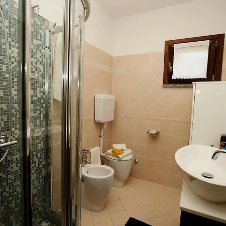 Sleeps 5 * Raffa