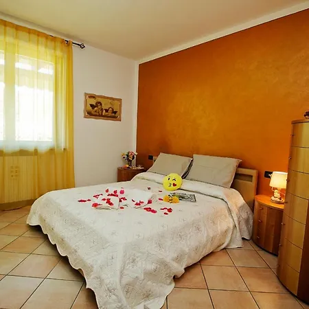 Sleeps 5