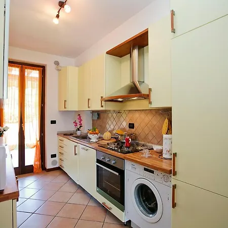 Sleeps 5 Appartement Raffa