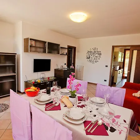 Sleeps 5 *